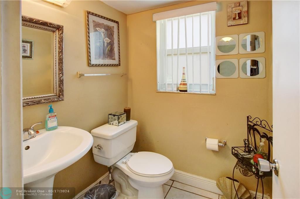 最近售出: $220,000 (3 贝兹, 2 浴室, 1260 平方英尺)