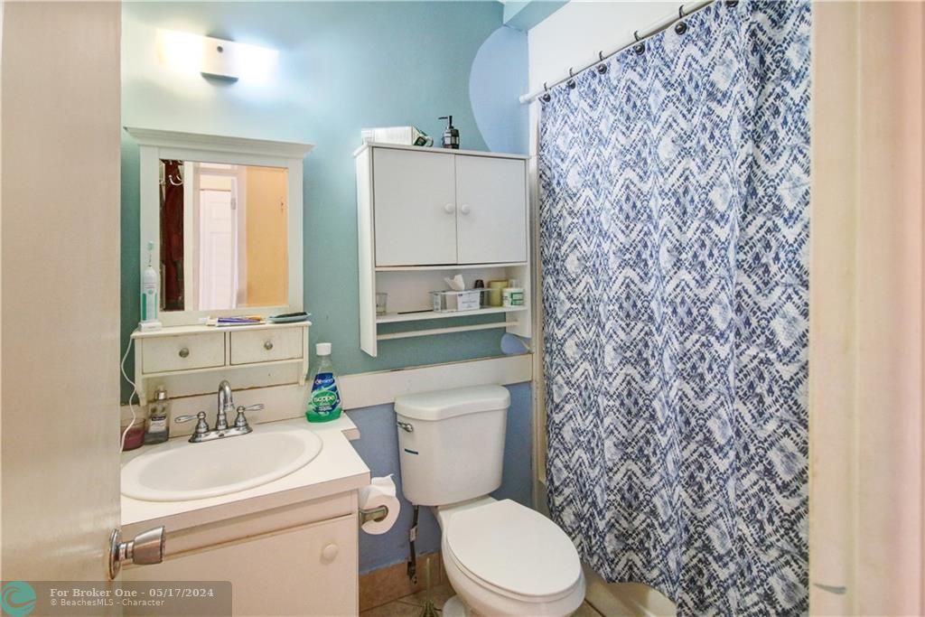 最近售出: $220,000 (3 贝兹, 2 浴室, 1260 平方英尺)