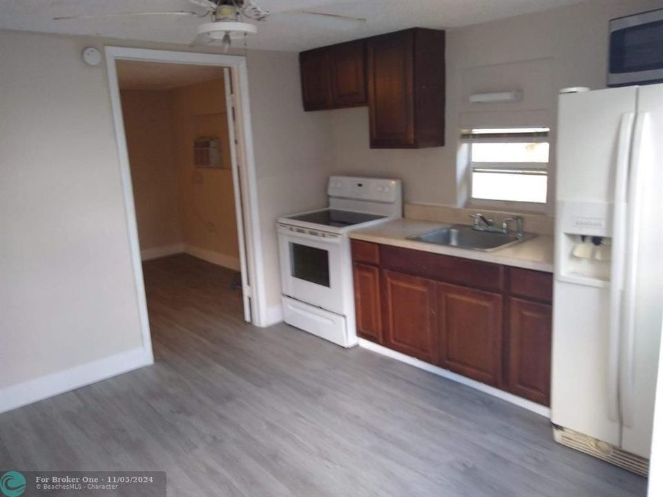 Recently Sold: $925 (1 beds, 1 baths, 2930 Square Feet)