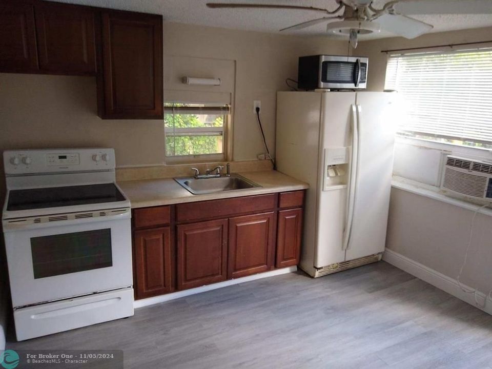 Recently Sold: $925 (1 beds, 1 baths, 2930 Square Feet)