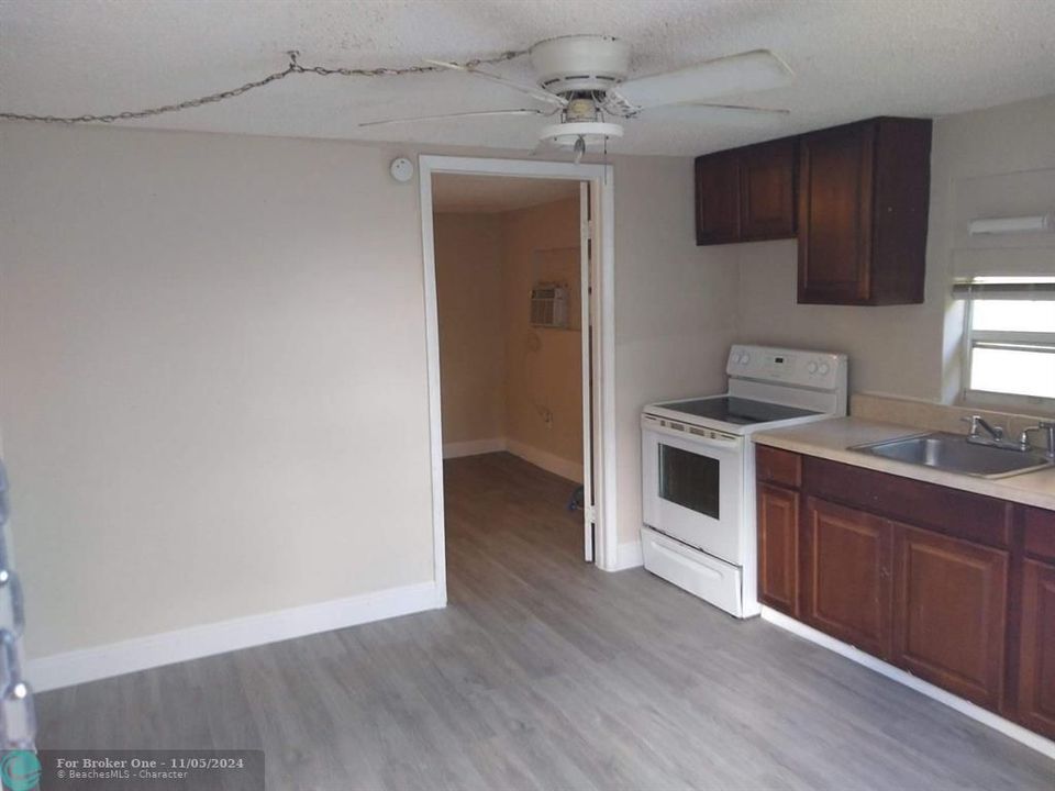 Recently Sold: $925 (1 beds, 1 baths, 2930 Square Feet)