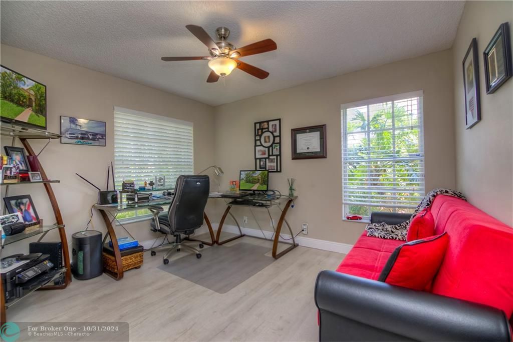 Recently Sold: $299,900 (3 beds, 2 baths, 1459 Square Feet)