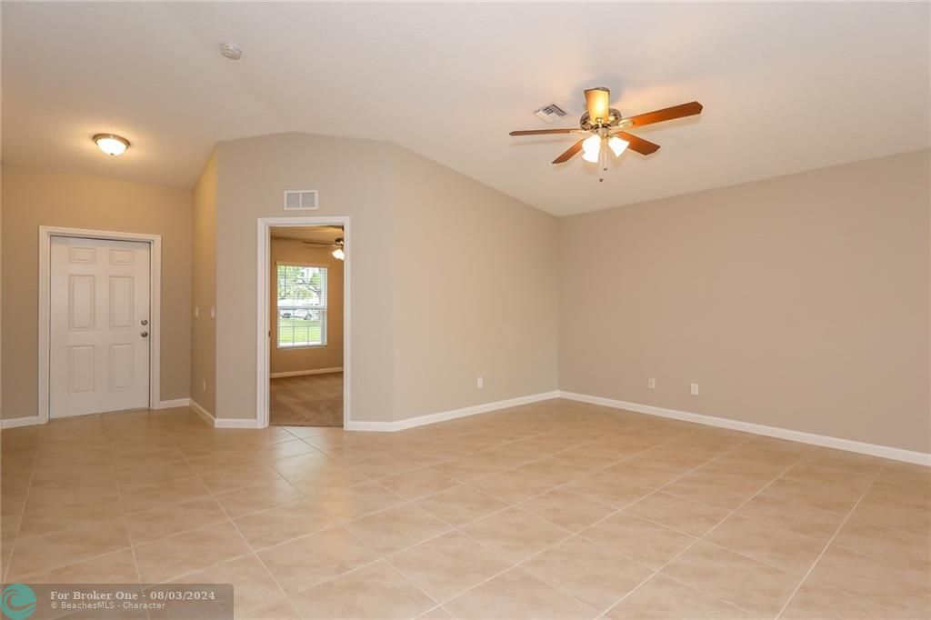 Active With Contract: $1,635 (4 beds, 2 baths, 1833 Square Feet)