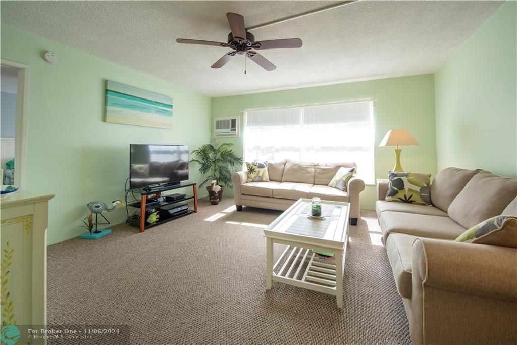 Recently Sold: $137,000 (1 beds, 1 baths, 608 Square Feet)