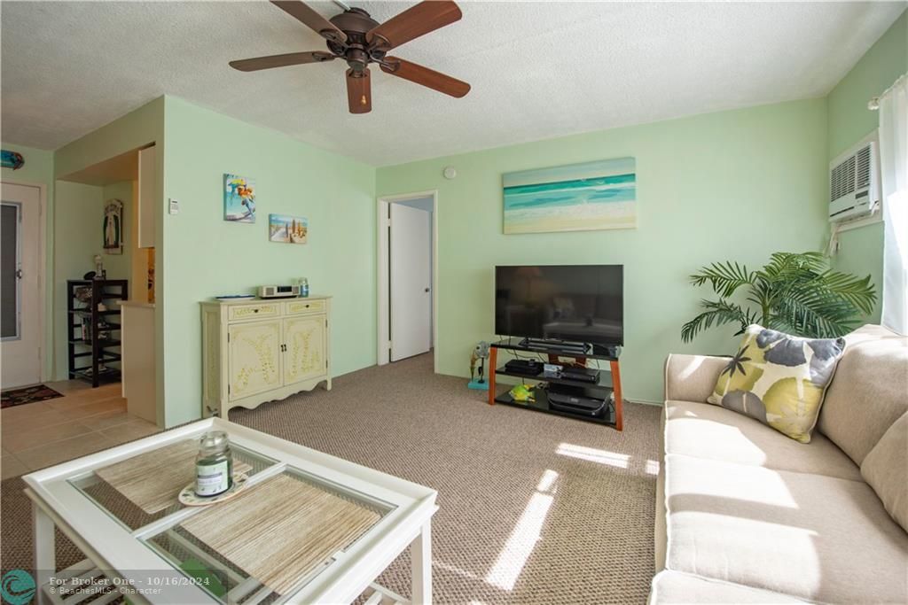 Recently Sold: $137,000 (1 beds, 1 baths, 608 Square Feet)