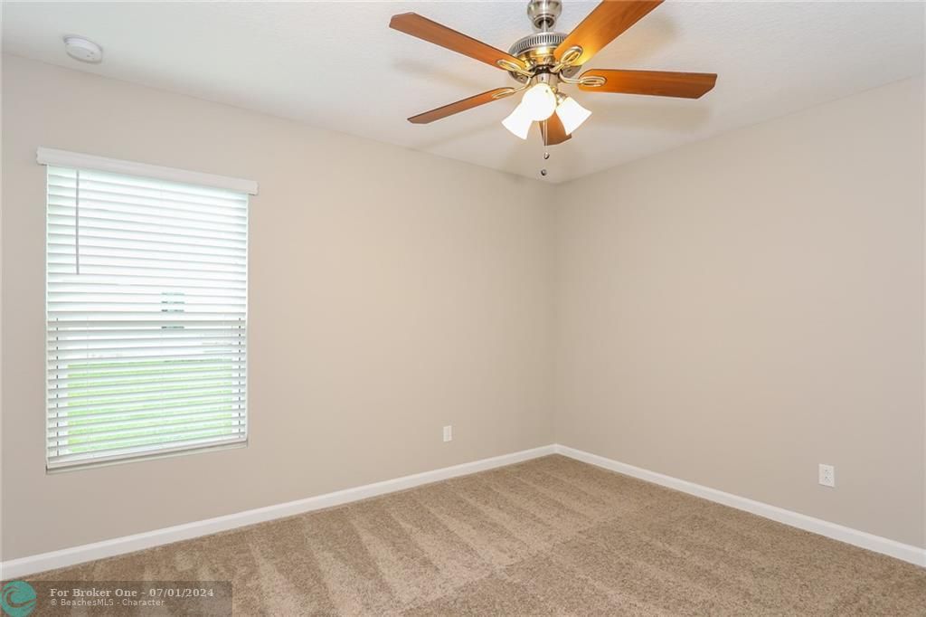 Active With Contract: $1,595 (4 beds, 2 baths, 1833 Square Feet)