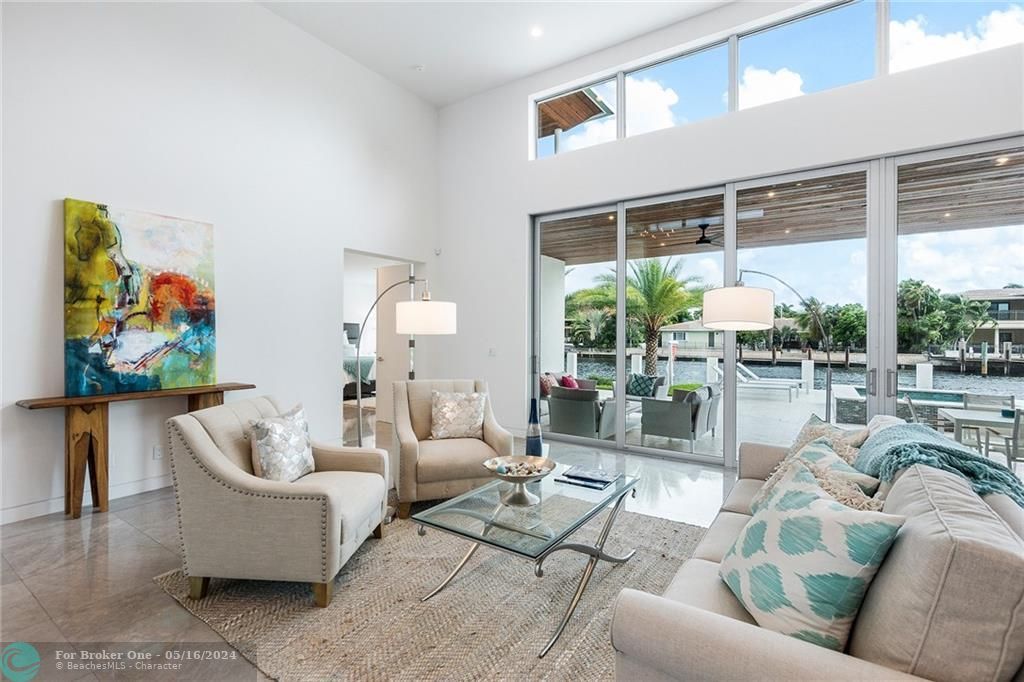 Recently Sold: $3,195,000 (5 beds, 5 baths, 4736 Square Feet)