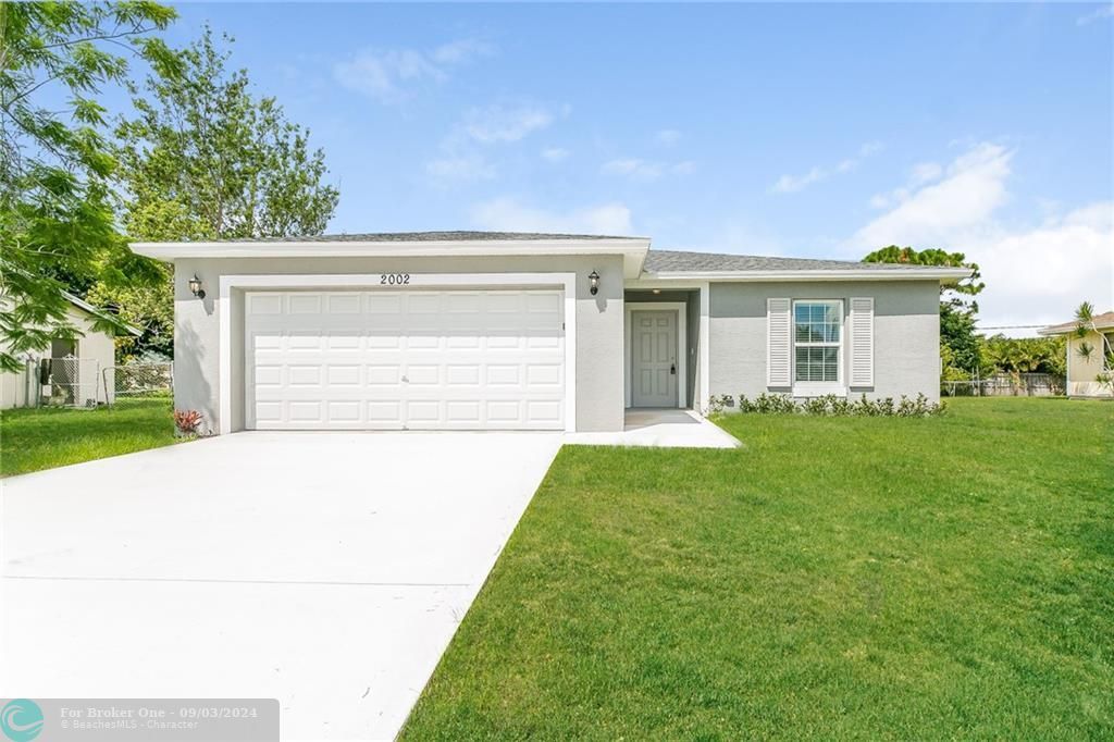 Active With Contract: $1,595 (4 beds, 2 baths, 1833 Square Feet)