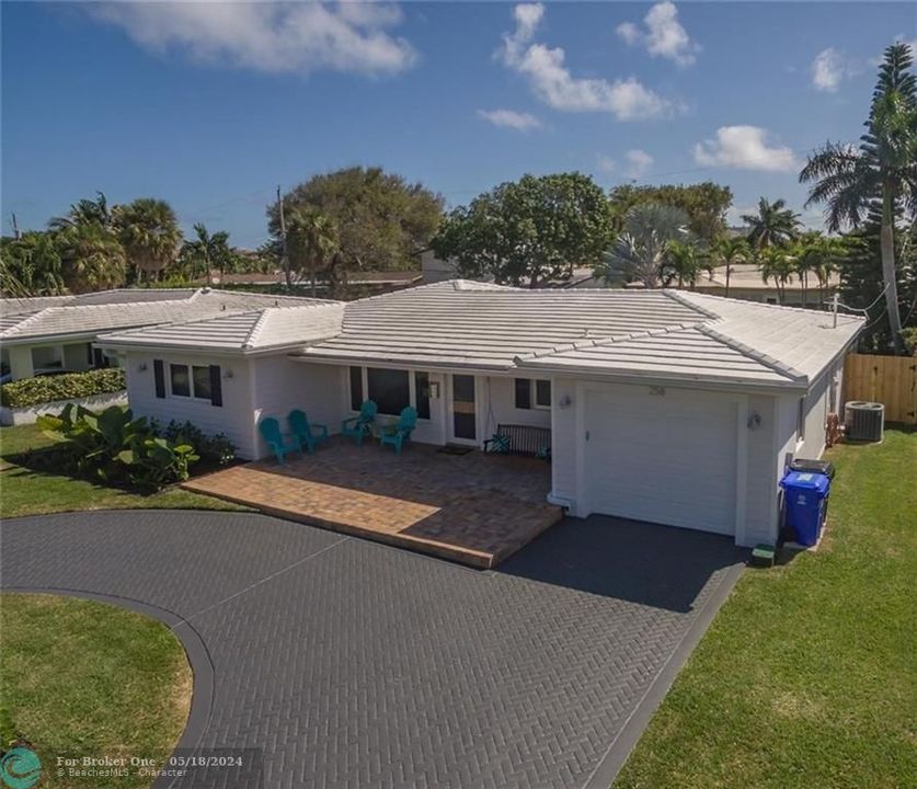 Recently Sold: $750,000 (3 beds, 2 baths, 1647 Square Feet)