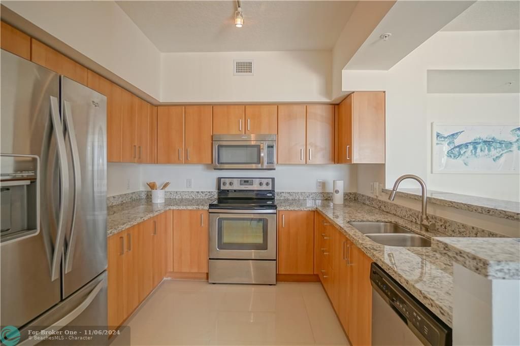 Recently Rented: $3,000 (2 beds, 2 baths, 1335 Square Feet)