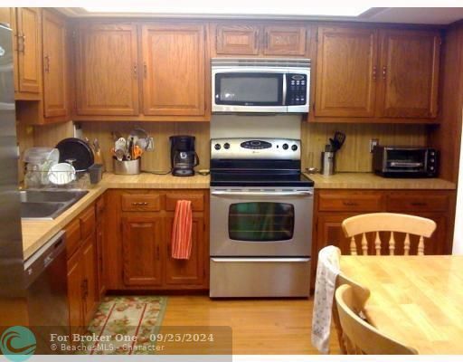 Recently Rented: $3,700 (2 beds, 2 baths, 1433 Square Feet)