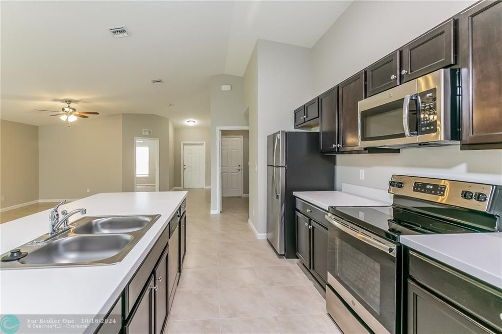 Active With Contract: $1,675 (4 beds, 2 baths, 1833 Square Feet)