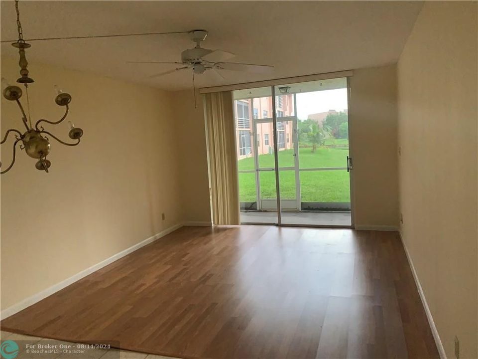 Recently Sold: $39,900 (1 beds, 1 baths, 640 Square Feet)