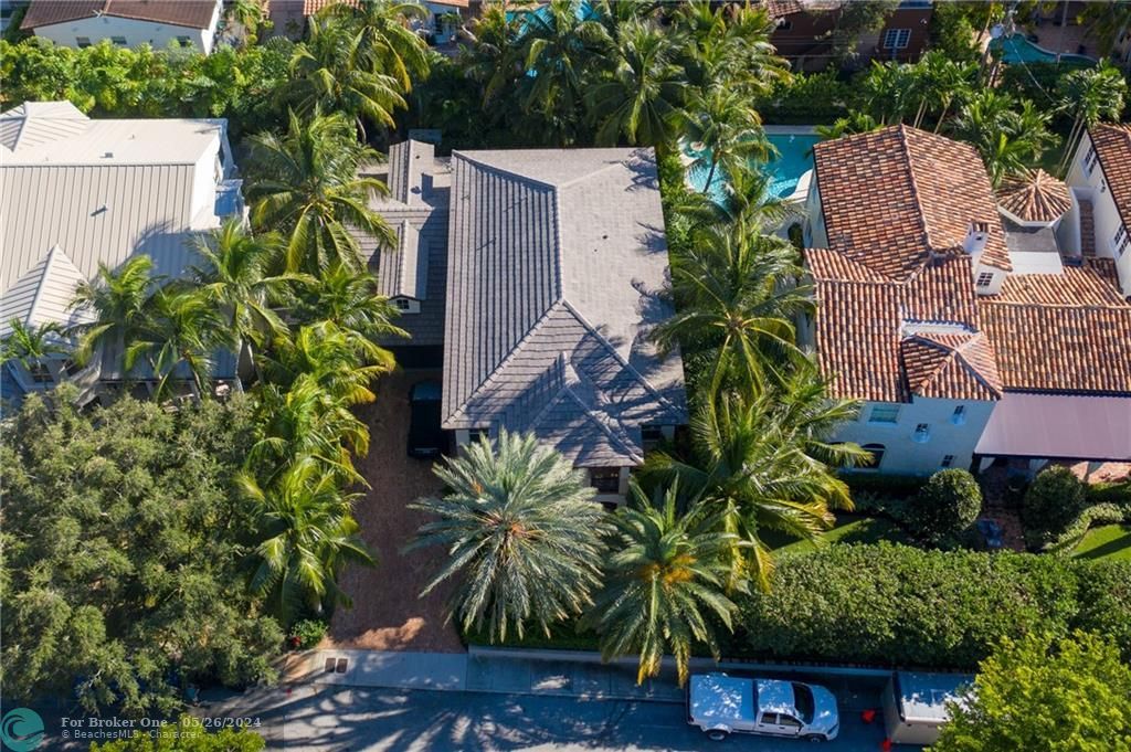 Recently Sold: $1,950,000 (6 beds, 4 baths, 3459 Square Feet)