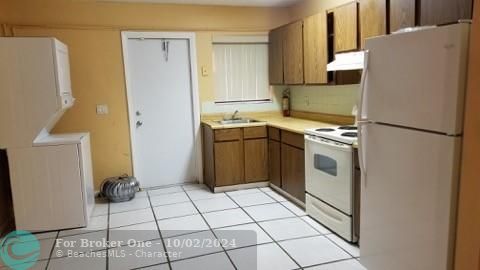 Vendido Recientemente: $109,000 (3 camas, 1 baños, 864 Pies cuadrados)