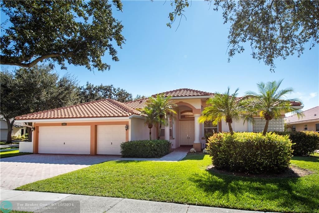 Recently Sold: $590,000 (5 beds, 3 baths, 3089 Square Feet)