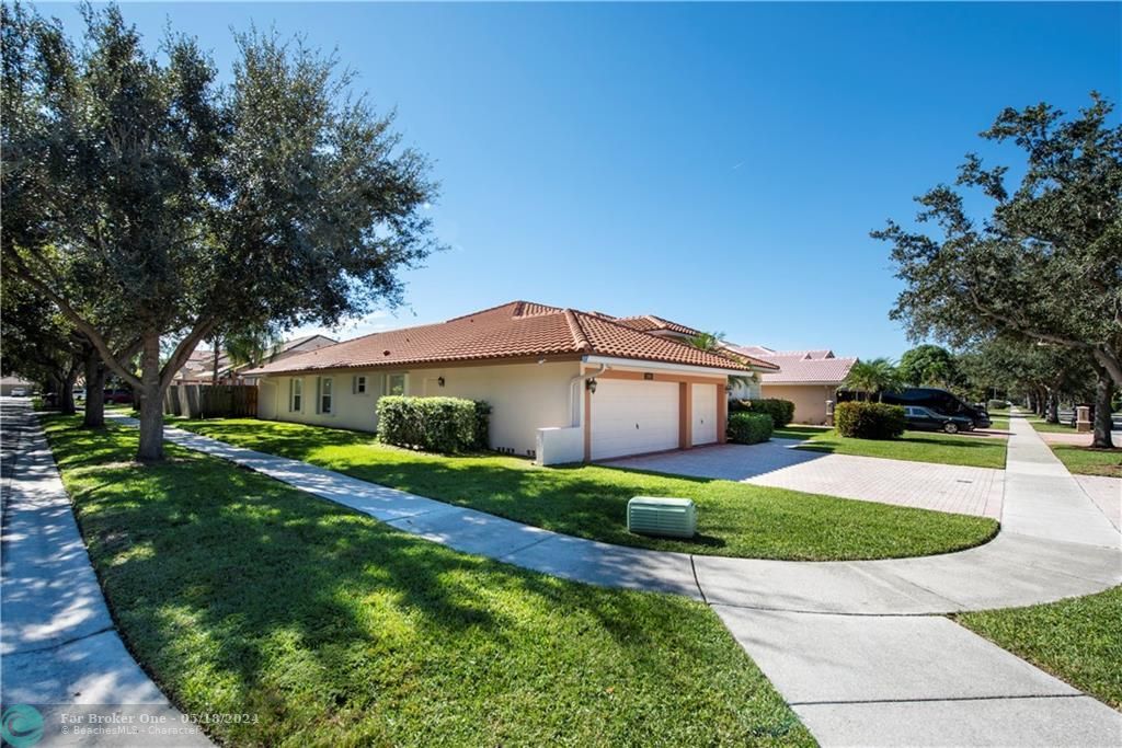 Recently Sold: $590,000 (5 beds, 3 baths, 3089 Square Feet)