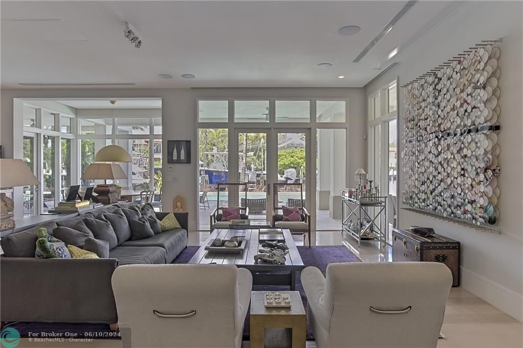 Recently Sold: $6,675,000 (7 beds, 7 baths, 5147 Square Feet)