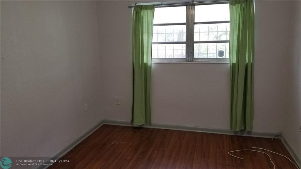 Recently Rented: $275,000 (0 beds, 0 baths, 1959 Square Feet)