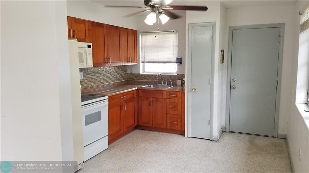Recently Rented: $275,000 (0 beds, 0 baths, 1959 Square Feet)