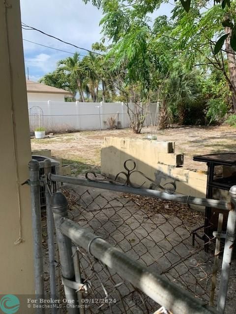 Recently Sold: $105,000 (3 beds, 1 baths, 836 Square Feet)