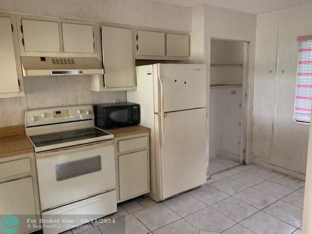 Recently Sold: $134,900 (2 beds, 2 baths, 1399 Square Feet)