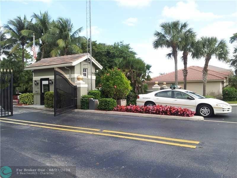 Active With Contract: $2,290 (3 beds, 2 baths, 1626 Square Feet)