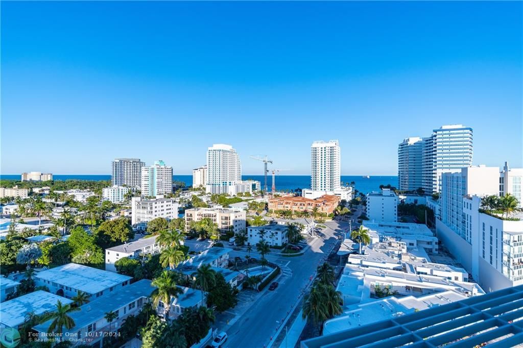 Recently Sold: $2,357,000 (3 beds, 3 baths, 2383 Square Feet)