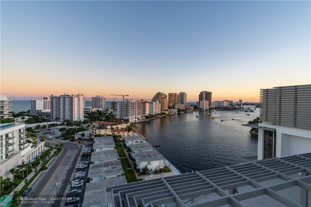 Recently Sold: $2,357,000 (3 beds, 3 baths, 2383 Square Feet)