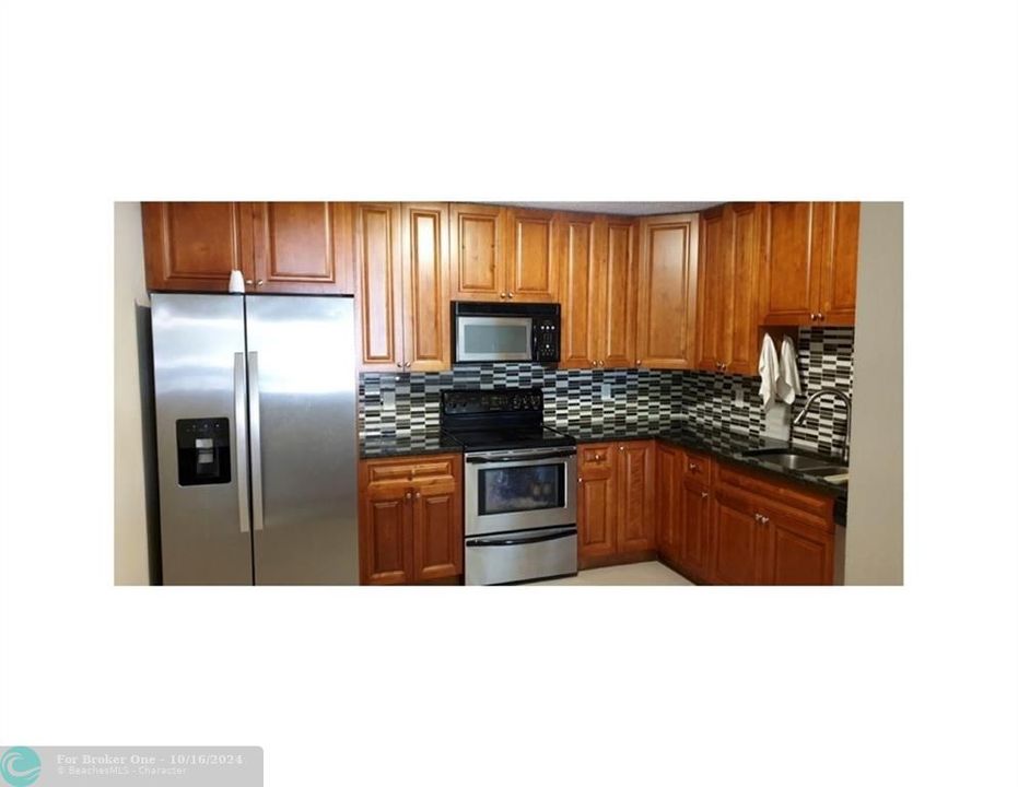 Active With Contract: $1,900 (2 beds, 2 baths, 1475 Square Feet)