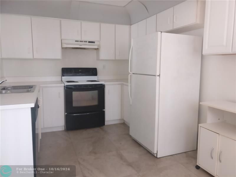 Recently Rented: $1,400 (2 beds, 2 baths, 1060 Square Feet)