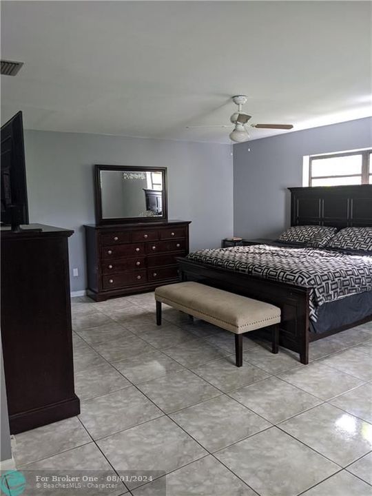 Vendido Recientemente: $215,000 (3 camas, 2 baños, 1780 Pies cuadrados)