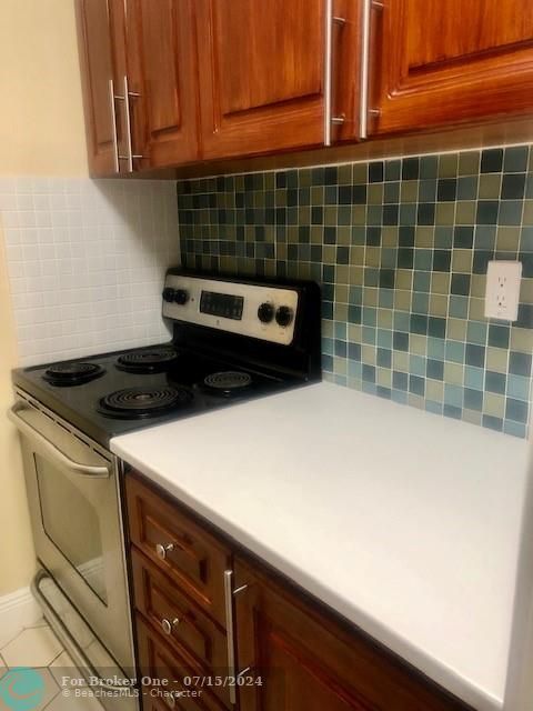 Active With Contract: $1,150 (1 beds, 1 baths, 0 Square Feet)