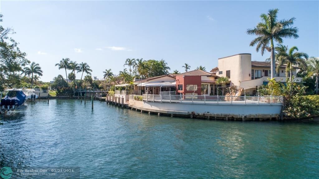 Recently Sold: $4,500,000 (5 beds, 3 baths, 6168 Square Feet)