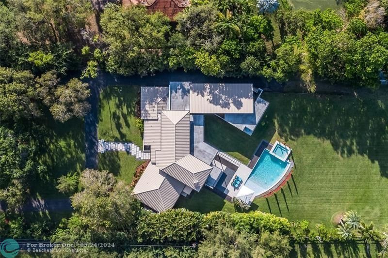 Recently Sold: $2,199,000 (6 beds, 5 baths, 6155 Square Feet)