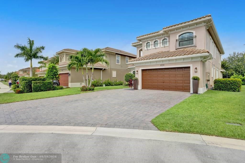 Recently Sold: $789,900 (5 beds, 4 baths, 3159 Square Feet)