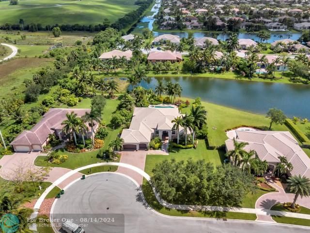 Recently Sold: $860,000 (5 beds, 4 baths, 3567 Square Feet)