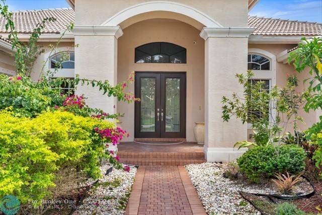 Recently Sold: $860,000 (5 beds, 4 baths, 3567 Square Feet)