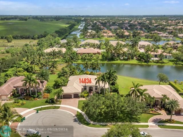 Recently Sold: $860,000 (5 beds, 4 baths, 3567 Square Feet)