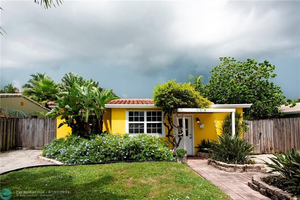 Recently Sold: $301,000 (3 beds, 2 baths, 1354 Square Feet)