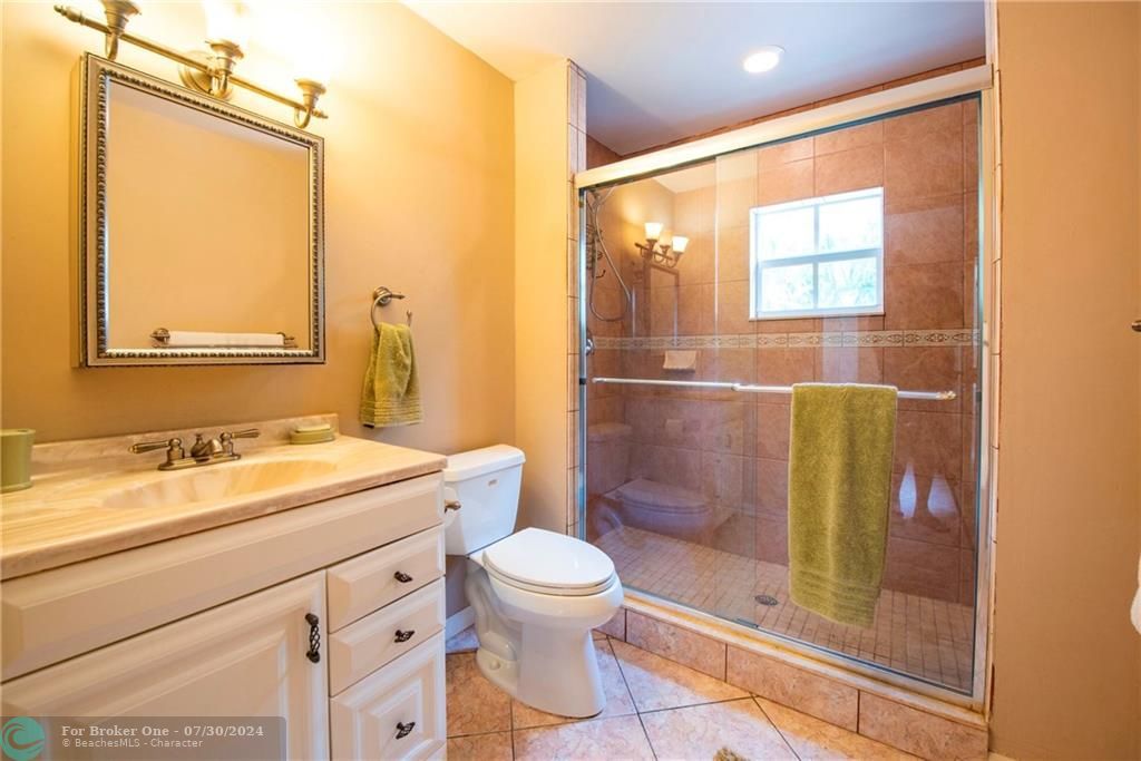 最近售出: $301,000 (3 贝兹, 2 浴室, 1354 平方英尺)