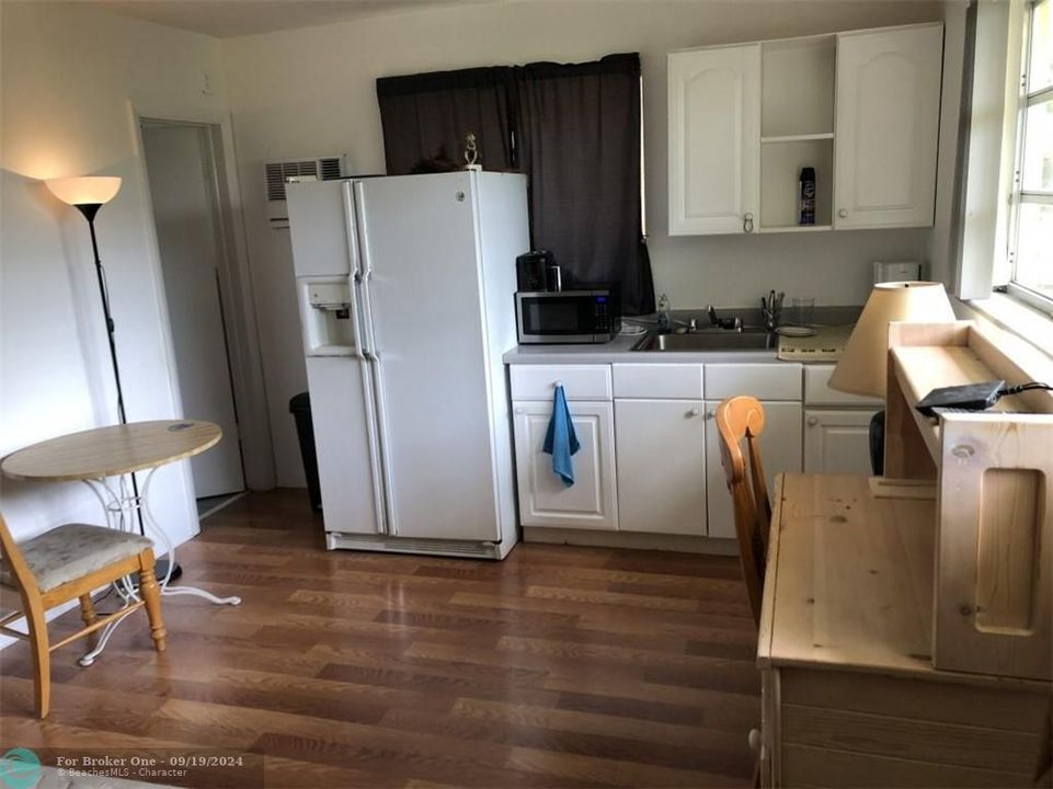 Recently Rented: $850 (0 beds, 1 baths, 350 Square Feet)