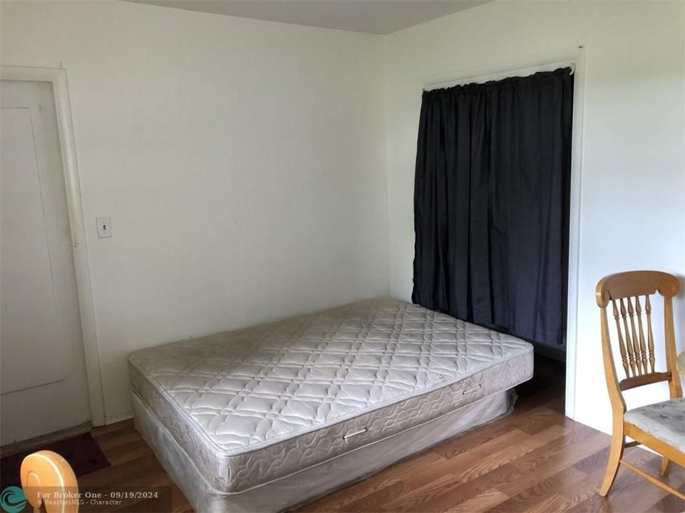 Recently Rented: $850 (0 beds, 1 baths, 350 Square Feet)