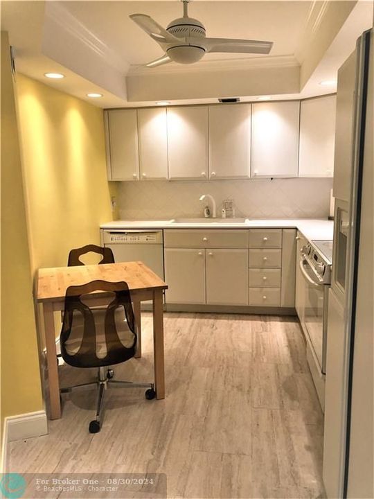 Recently Sold: $151,000 (1 beds, 1 baths, 1071 Square Feet)