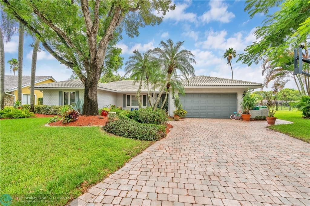 Recently Sold: $510,000 (4 beds, 2 baths, 2663 Square Feet)