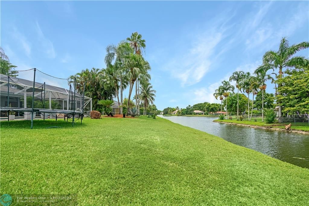 Recently Sold: $510,000 (4 beds, 2 baths, 2663 Square Feet)