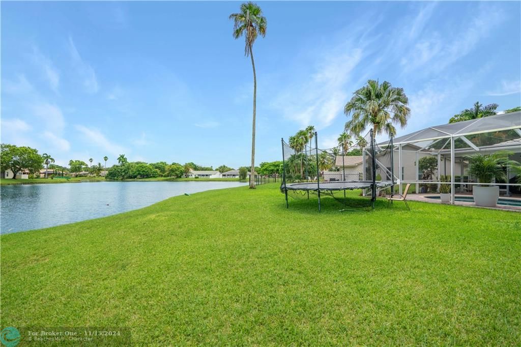 Recently Sold: $510,000 (4 beds, 2 baths, 2663 Square Feet)