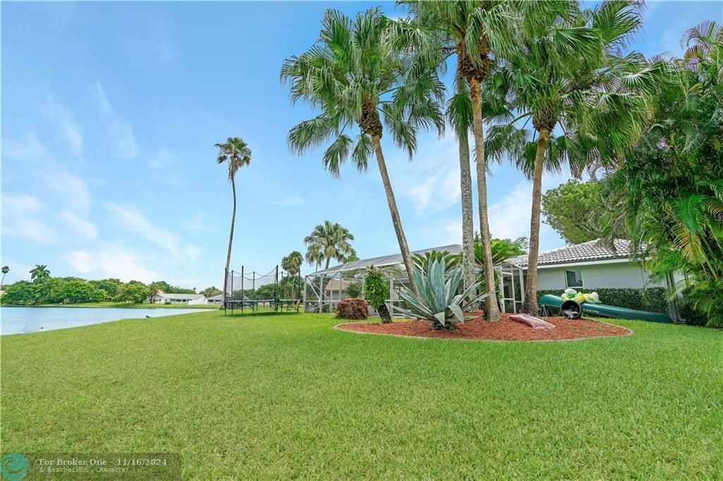 Recently Sold: $510,000 (4 beds, 2 baths, 2663 Square Feet)