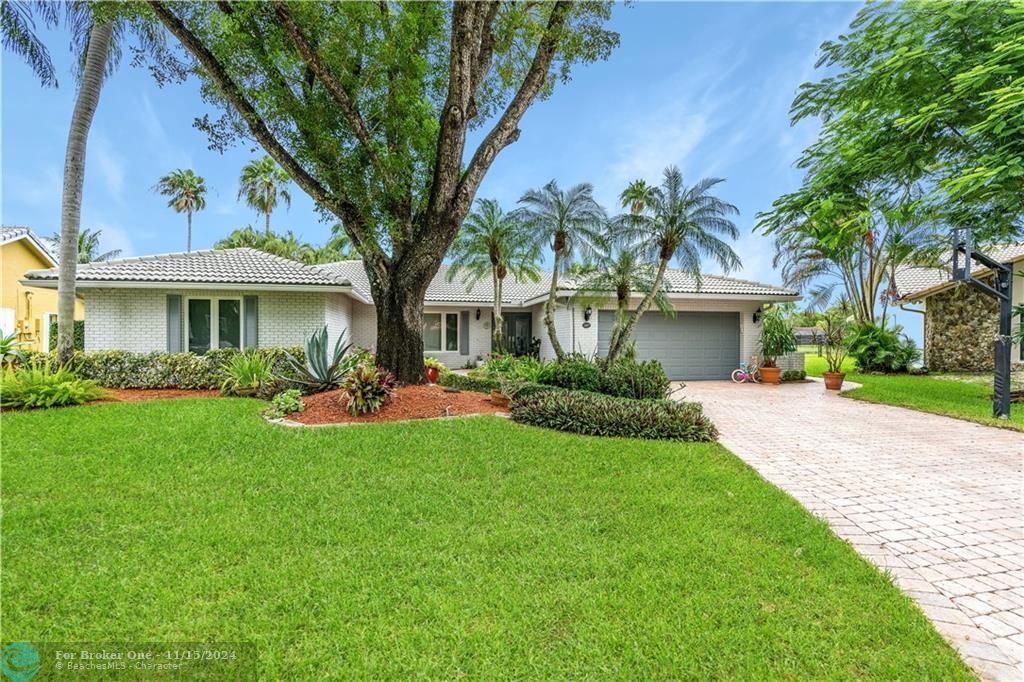 Recently Sold: $510,000 (4 beds, 2 baths, 2663 Square Feet)