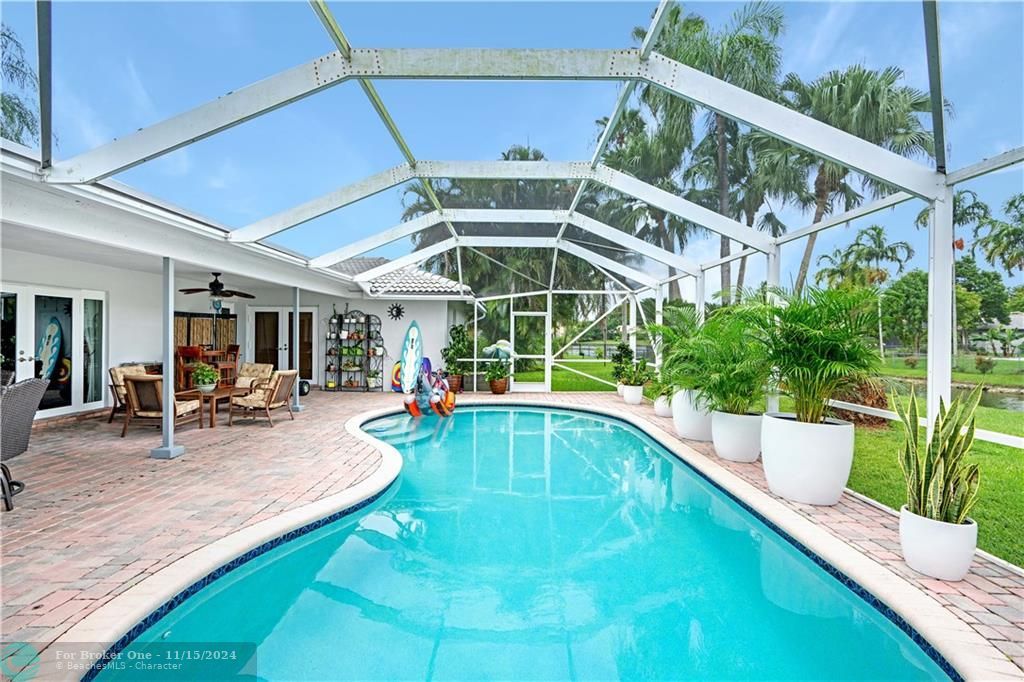 Recently Sold: $510,000 (4 beds, 2 baths, 2663 Square Feet)